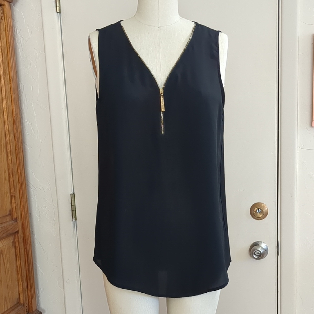 🌵Sale 🌵 Black Sleeveless Blouse with Gold Zipper Neckline